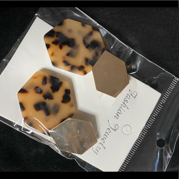 tortoise geometric acrylic drop earrings - Picture 4 of 6